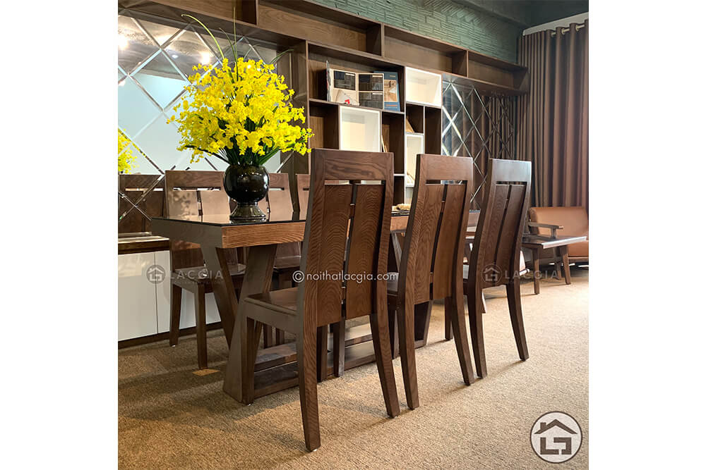 Hãy thưởng thức bữa ăn tuyệt vời của bạn với bàn ghế ăn gỗ tự nhiên giá rẻ nhưng vẫn đảm bảo chất lượng. Với thiết kế đơn giản, bàn ghế ăn sẽ mang lại cho bạn không gian ấm cúng và sang trọng. Hãy lựa chọn bàn ghế ăn để tạo nên bữa ăn đầy đủ và đáp ứng nhu cầu của cả gia đình.