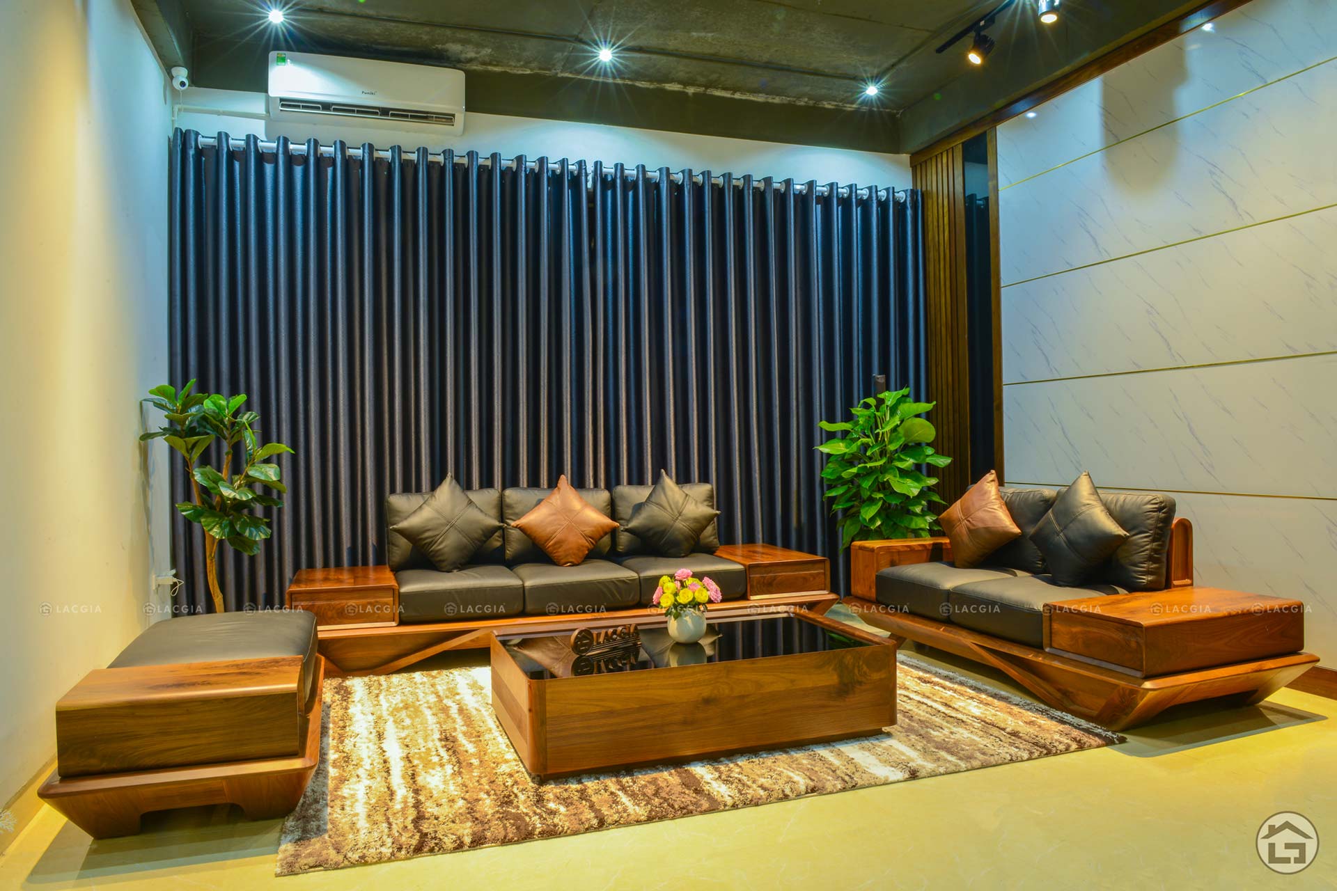 sofa go oc cho cao cap sf29 plus 4 - Thiết kế nội thất phòng khách nhà ống đơn giản, ấn tượng