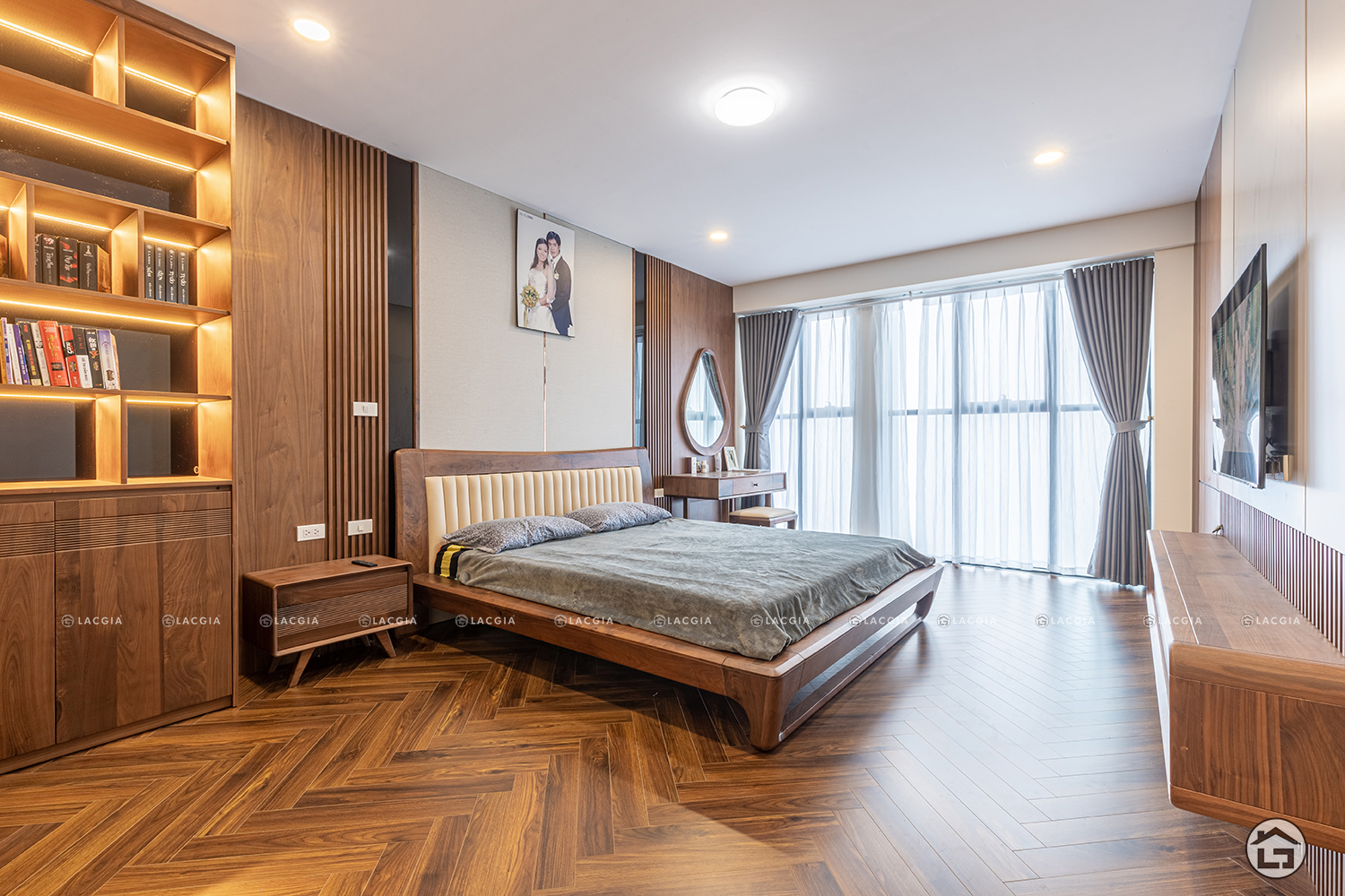 Giường gỗ óc chó hiện đại GN25